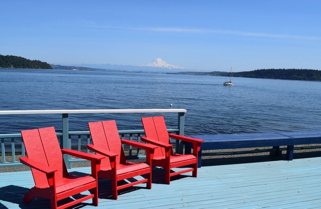 Waterfront Home on Puget Sound w/Stunning Mount Rainier View, Deck, & Bunkhouse