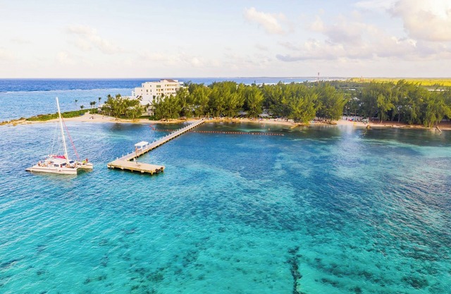 Waterfront Island House #14, Rum Point, Beach, Pool, Bikes, Kayaks, Paddleboards