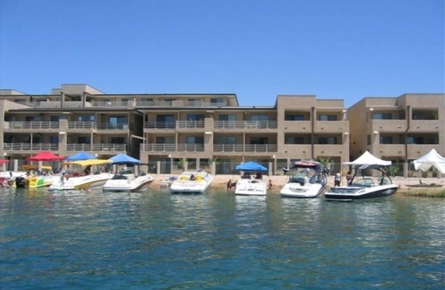 Waterfront Kingsview Condo by the Famous London Bridge, Close to Everything!