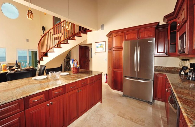 Waterfront Luxury 3 Bedroom 3 Bathroom Penthouse Walking Distance To Cruz Bay