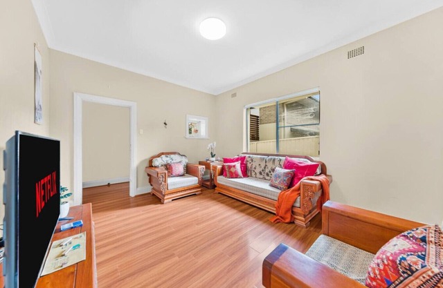 Waterfront property located in Putney