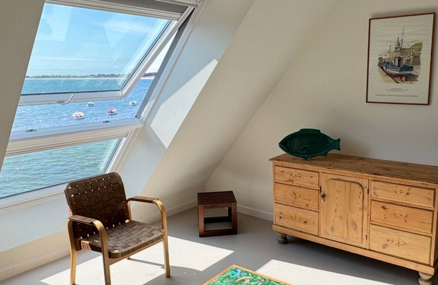 WATERFRONT STUDIO