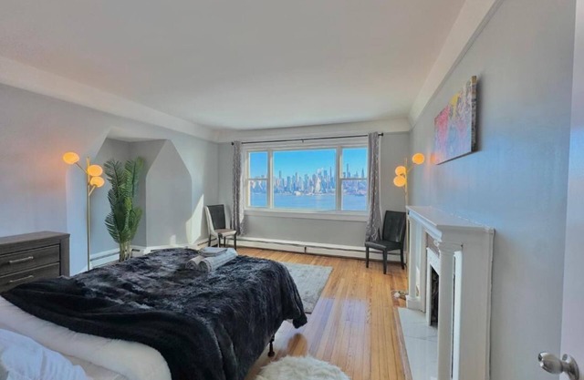Waterfront NYC skyline views