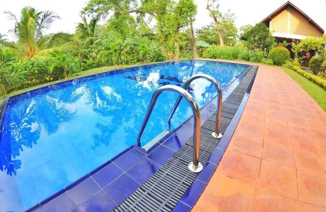 Waterfront villa with an Outdoor pool (12P)