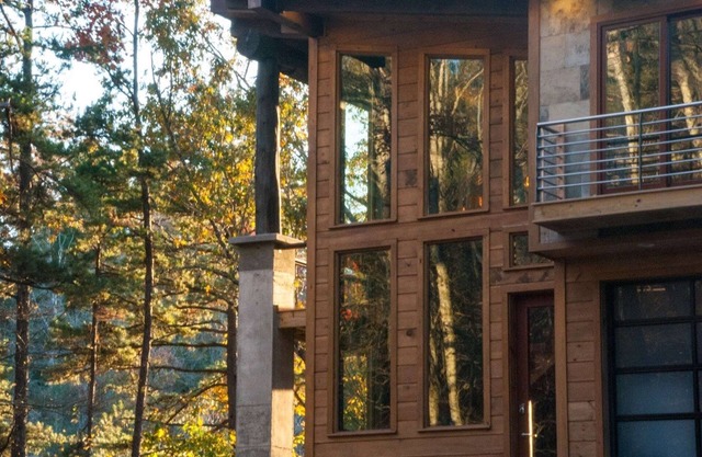 Watershed 03 - Free Train Tours + Custom Modern Luxury Cabin + Beautiful Sunset