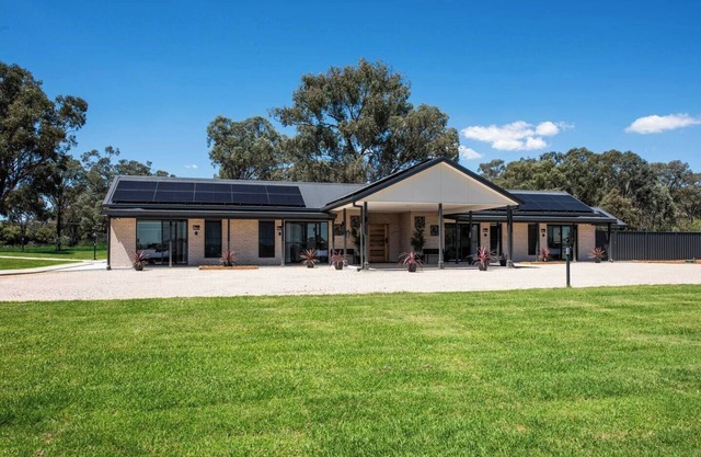 Wattle and Gum Suite A Stylish Boutique style Stay