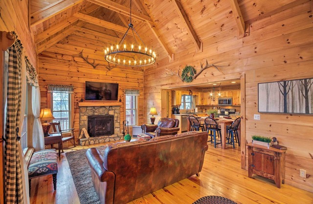 Waynesville Escape - Mtn Cabin Above the Clouds!