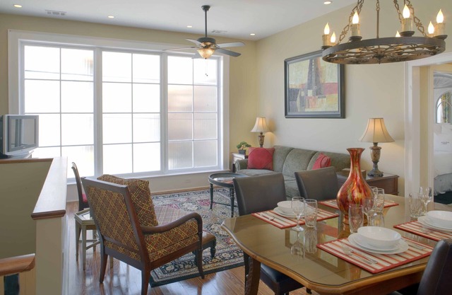WEEKNIGHT DISCOUNTS! Chic Carriage House on Monterey Square & Garage Parking