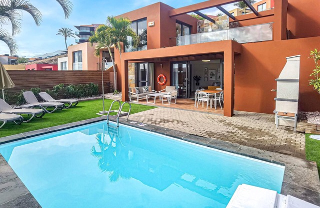 Welcome to this comfortable vacation home with pool for an unforgettable vacation.