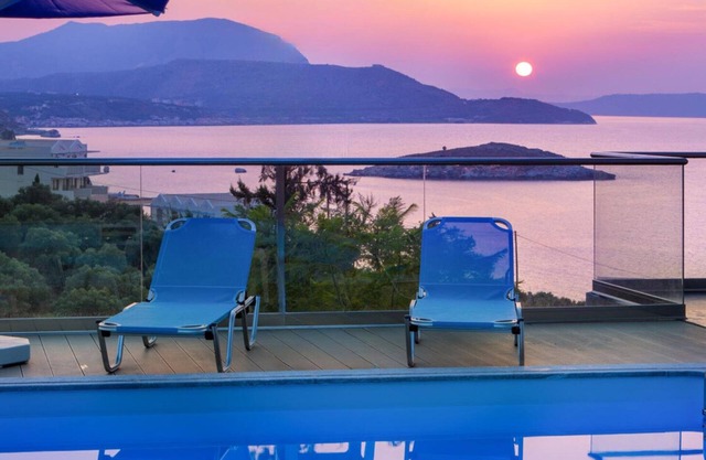 Welcome to Alexis Zorba Villa, 400 m from Almyrida beach