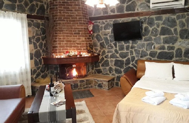 Welcome to Guesthouse Yades, Quad Studio!