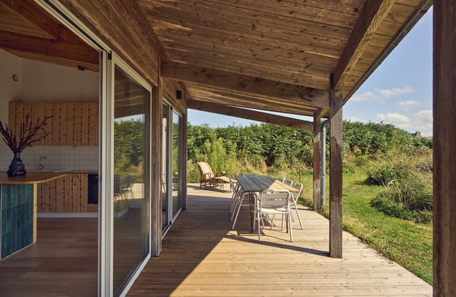 Welcome to "La Californienne" - A light wooden house