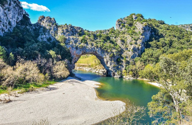 Welcome to this warm holiday home in the beautiful village of Lussas.