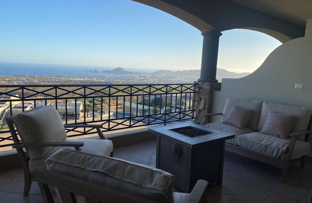 Welcome to your Latitude Adjustment Condo, with panoramic ocean views