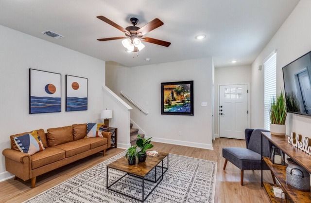 Welcome to your perfect San Antonio home! This spacious 3-bedroom, 2.5-bath house features a large, fully equipped kitchen and plenty of room for family and friends. Enjoy modern comforts, a private backyard, and easy access to downtown attractions.