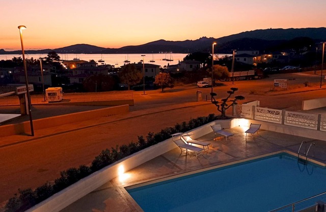 Welcomely - White Terrace - Condominio Acqualife