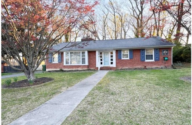 Welcoming 3bd/2ba near Averett