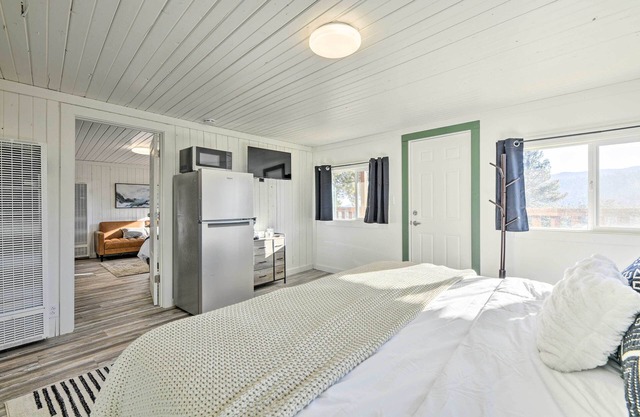 Well-Appointed Bayfield Cabin w/Forest Views!