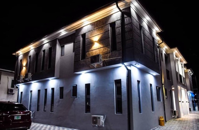 Well furnished 1Bedroom Apartment with Kitchen in a serene Estate.