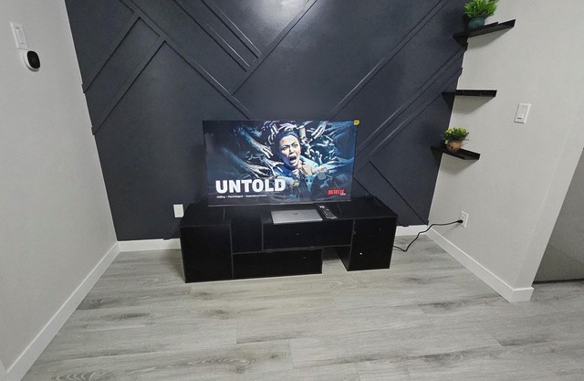 West Edmonton 2 Bedroom Basement | Free Parking & Fast Internet