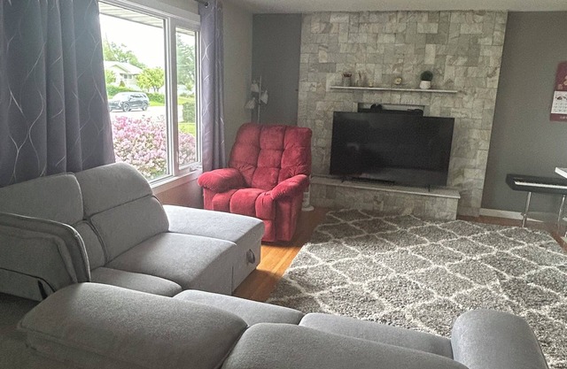 West Edmonton mall- meadowlark main floor 3bedroom 1 bathroom suite