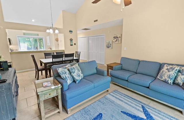 West Hyde Park 7E in Kingston resort, Pools, Beach