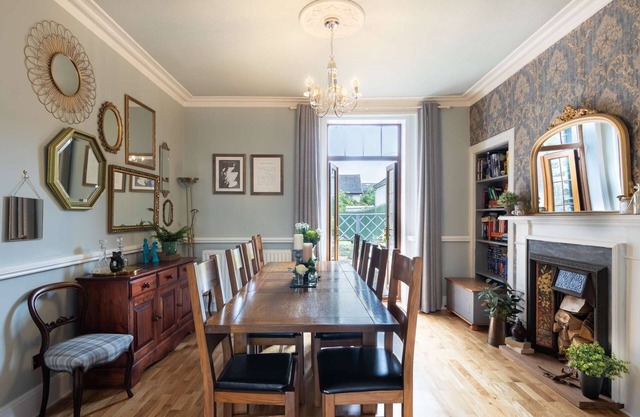 West Of The Ness - 5 Bedroom City Centre home