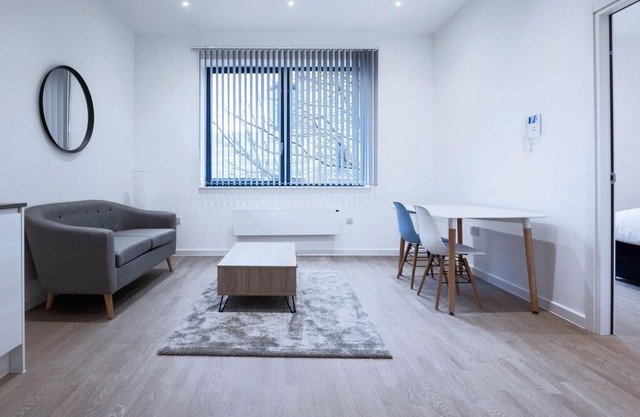 West Plaza in Brentford - Standard 1 bed
