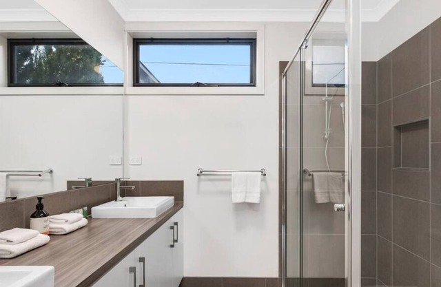 West Side Townhouse in Geelong West