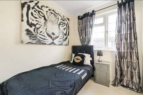 Weybridge Lake House