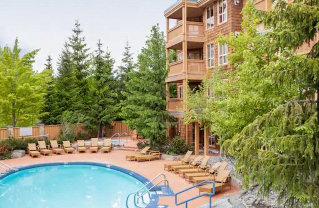 Whistler Hilton Ski Resort. Cozy one bedroom. Steps away from all the fun!
