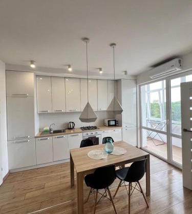 White Apartment Melnyka10