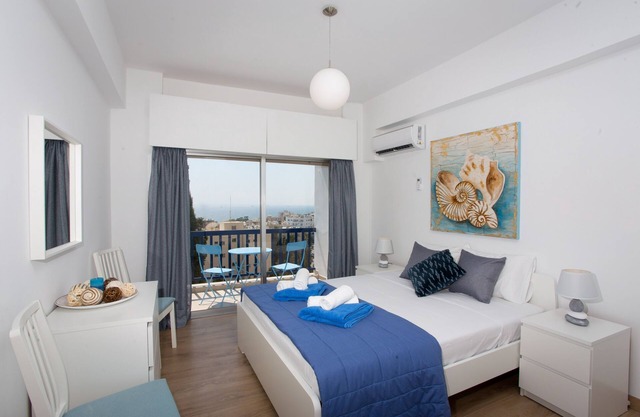 White Arches Sea View Apartment