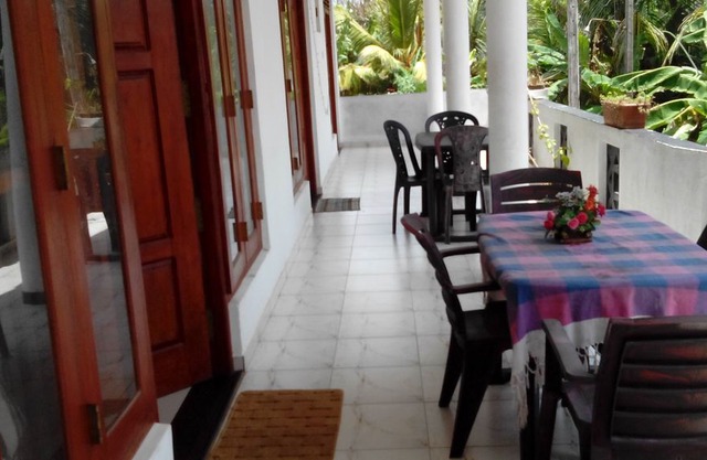 White baby 8BR Villa 25m to Sea