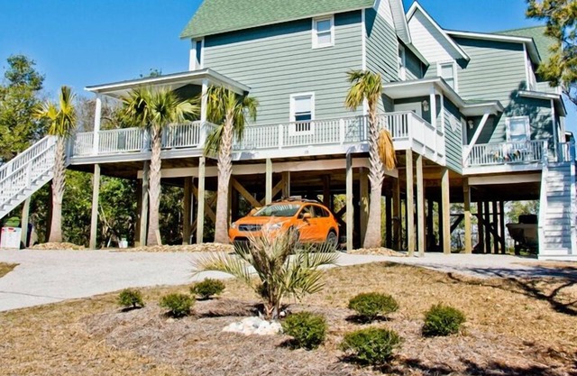 White Gables Cottage, Oceanside Duplex in Emerald Isle, NC!