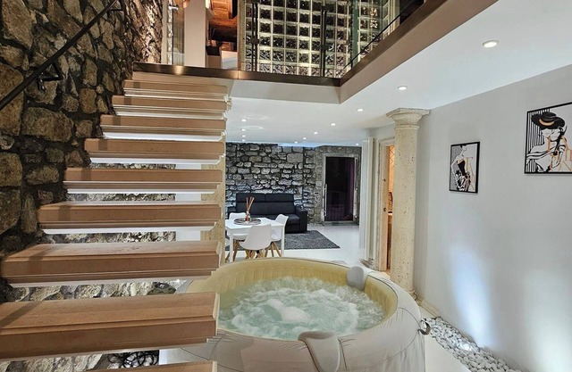 White loft & spa, finished and elegant environment with private entrance