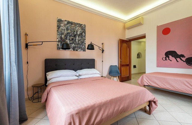 Whiteten Rome Apartment