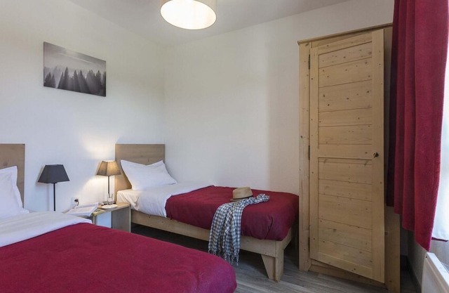 Wifi, 100m from shops, fitness, swimming pool, balcony, parking, tv, ski locker, 26m²