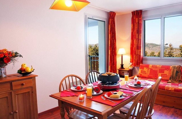 Wifi, 100m from ski slopes, fitness, swimming pool, sauna, ski locker, 31m², Ax-Les-Thermes