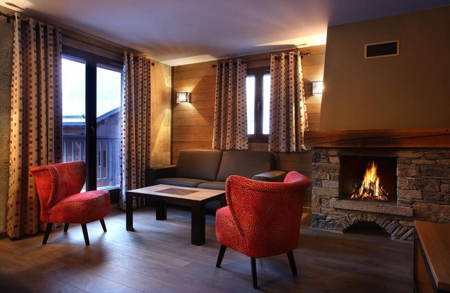 Wifi, 150m from ski slopes, fitness, swimming pool, sauna, hammam, balcony, tv, ski locker, 72m²