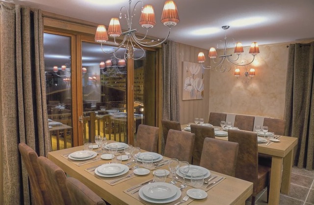Wifi, 300m from resort center, fitness, swimming pool, balcony, parking, tv, ski locker, 88m²