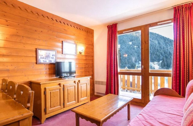 Wifi, 300m from resort center, swimming pool, sauna, tv, ski locker, 43m², Valfréjus