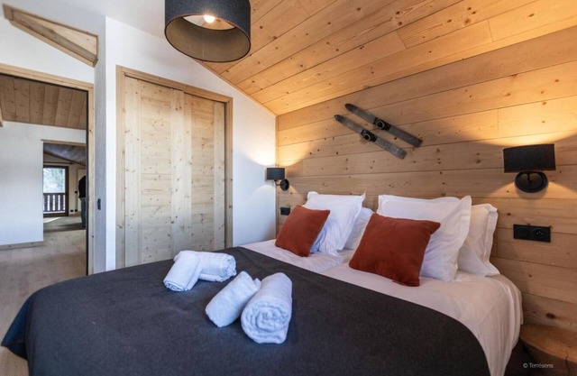 Wifi, 300m from ski slopes, swimming pool, sauna, hammam, balcony, parking, ski locker, 76-101m²