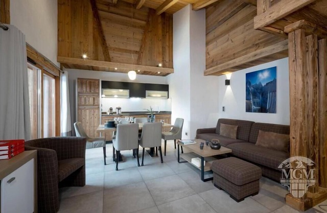 Wifi, 50m from ski lifts, fitness, swimming pool, balcony, parking, tv, ski locker, 60m², Chamonix