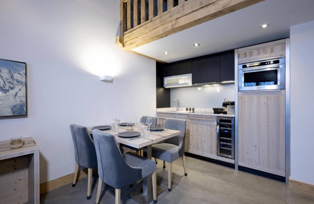 Wifi, fitness, swimming pool, balcony, parking, tv, ski locker, 40m², Les Houches