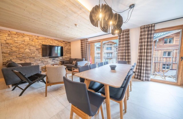 Wifi, ski-in/ski-out & foot of the slopes, 4th floor, swimming pool, sauna, hammam, balcony, tv