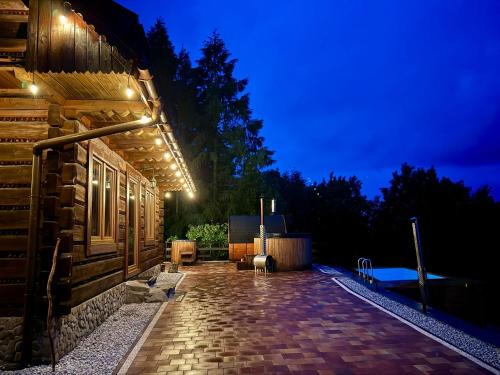Willa z widokiem na góry i jezioro - prywatny basen, sauna, balia