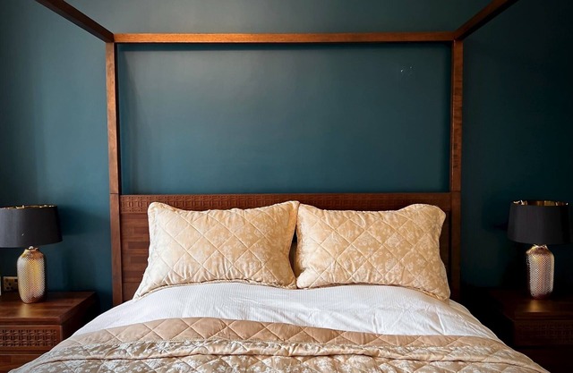 Willingham House - Queens Room