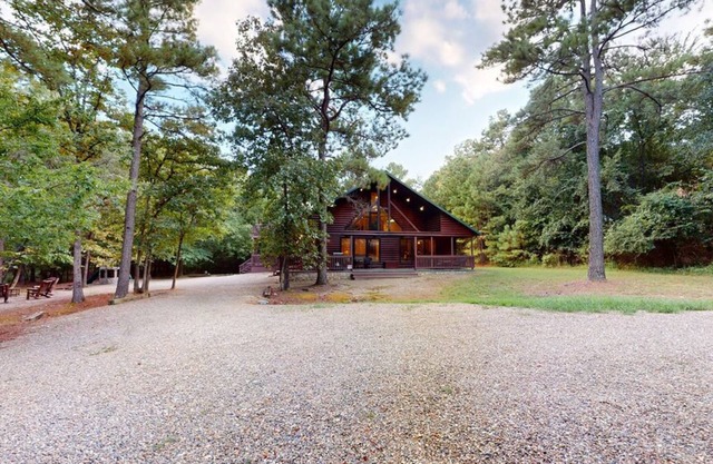 Winding Creek Lodge 5+ Bedroom 5 Bathroom w/Gameroom Near Broken Bow Lake!