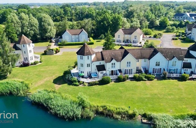Windrush Lake 80/81, Waterlow Lodge (P)